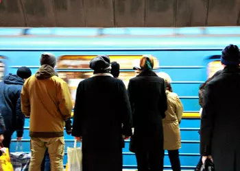 Достало! Почему Киевстар, Vodafone и lifecell открыли 4G на одной станции метро в Киеве