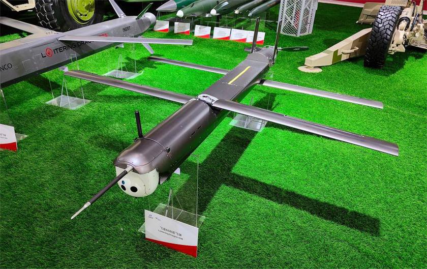La Chine a présenté son propre homologue Switchblade - le drone-kamikaze Dragon 60B est équipé d'un GPS, de caméras et peut voler pendant deux heures à une altitude de 1 km.