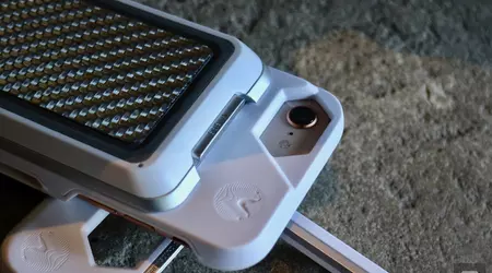 MWC 2018: Transformer case makes iPhone and Galaxy modular