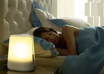 Пробудись! Philips представила на IFA ночник с будильником и доком для iPod