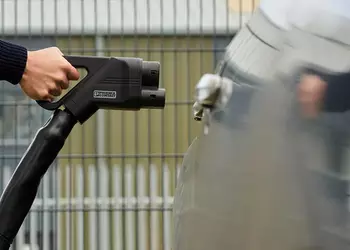 Финская Kempower первой начала производить зарядные станции с антивандальной технологией CableGuard