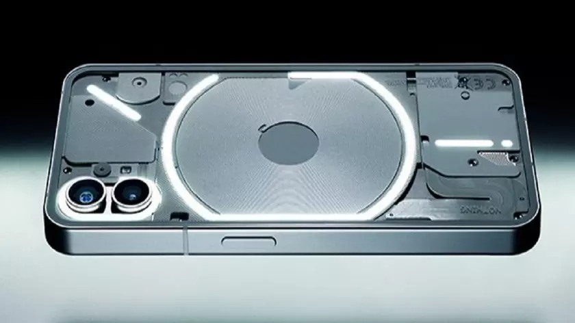 Exploring the Nothing Phone (1): Innovation Meets Minimalism