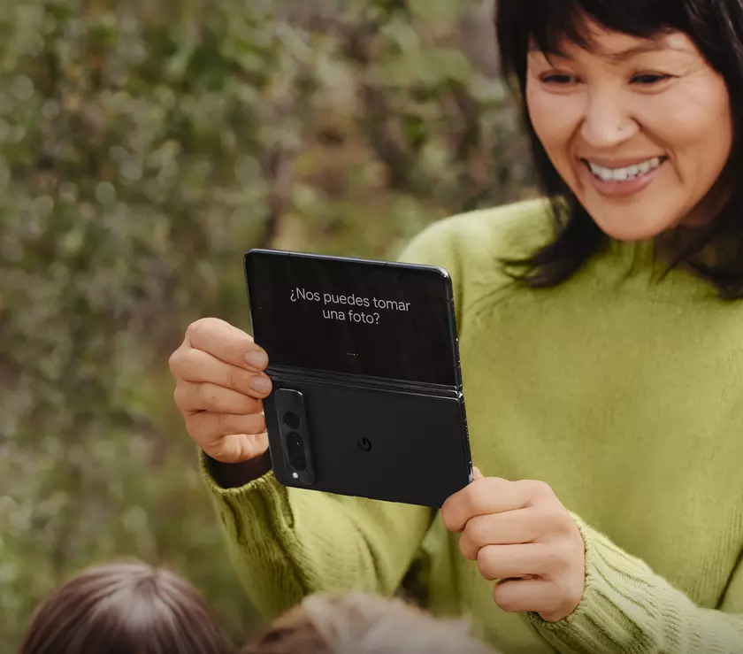 Складной смартфон Google Pixel Fold с обновлением Feature Drop получил режим Dual-Screen Interpreter Mode