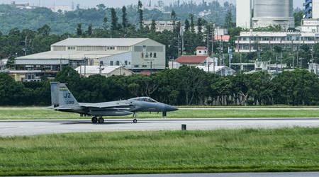 L'aeronautica statunitense ha restituito alla base giapponese di Kadena i vecchi caccia F-15C Eagle di quarta generazione.