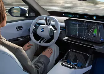 BMW первой в Германии получила международное одобрение на систему вождения "без рук"