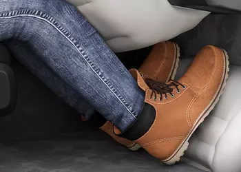 ZF Lifetec создала первую в мире подушку безопасности для пяток - спасает ноги в ДТП