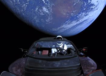 Das Weltraumauto Tesla Roadster hat bereits 3.208.624.326 km zurückgelegt