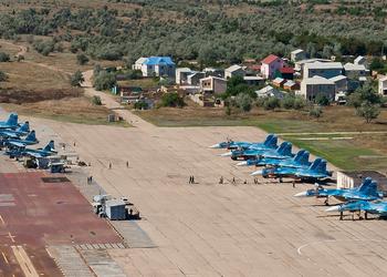 На российской авиабазе в Крыму прогремели мощные взрывы – на аэродроме находилось более 20 самолётов