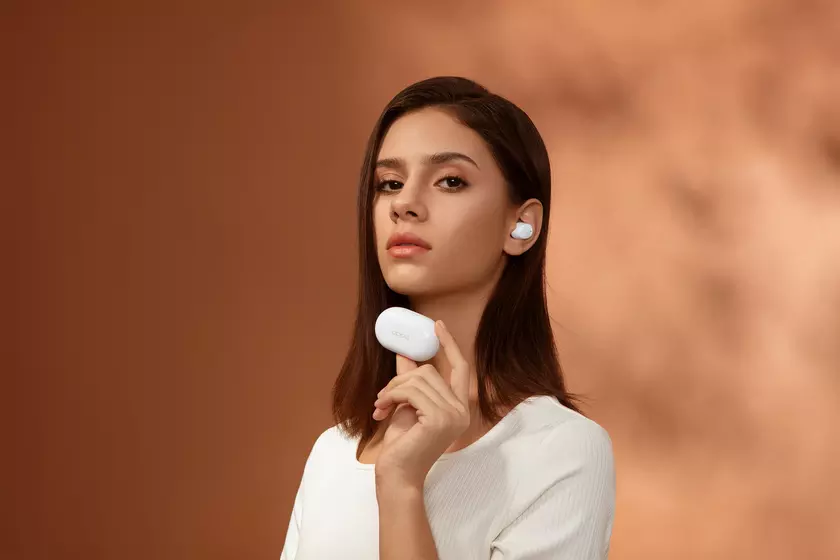 OPPO Enco W11 приехали в Украину: TWS-наушники с Bluetooth 5.0, защитой IP55, портом USB-C, автономностью до 20 часов и ценником в 1199 грн