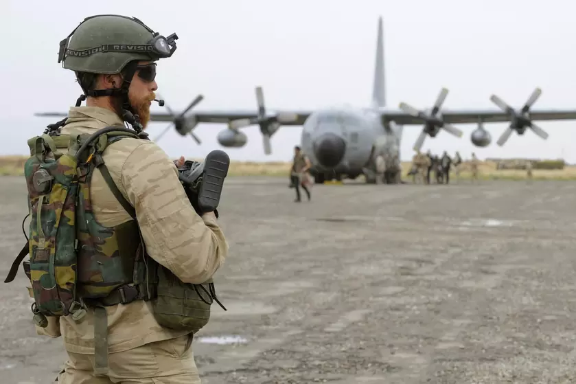 Ракеты AIM-120 AMRAAM для NASAMS, бронированные автомобили Iveco LMV, грузовики Volvo и стрелковое оружие: Бельгия готовит новый пакет военной помощи для Украины