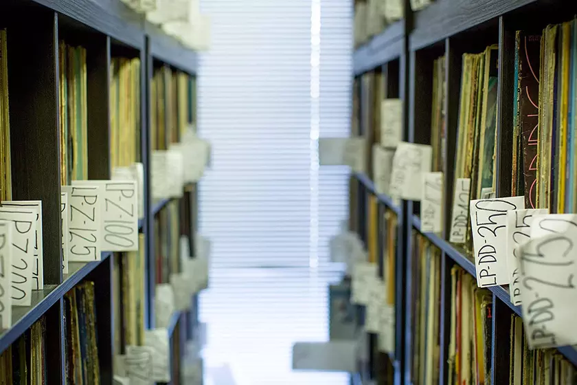 Как правильно хранить виниловые пластинки