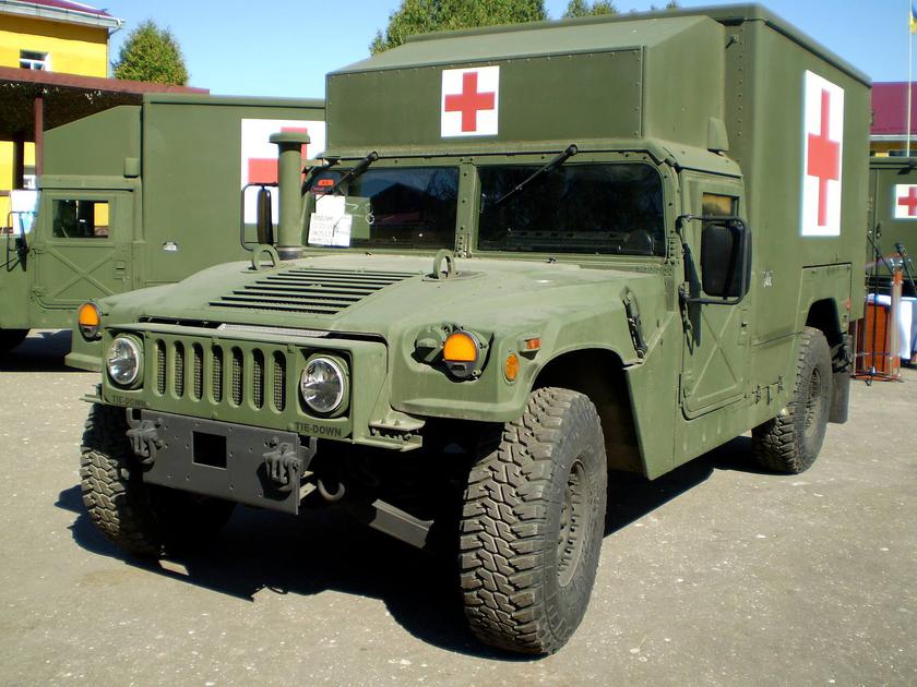 Der Milliardär aus den USA kaufte M1152 HMMWV gepanzerte Krankenwagen für die AFU