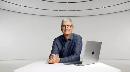 Tim Cook, PDG d'Apple, soutient les jeunes musiciens et artistes lors du Super Bowl LIX