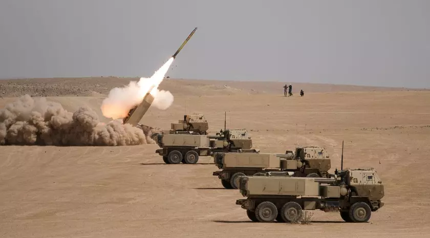 HIMARS и ТРК "Точка-У" нанесли 13 ударов по российским складам с боеприпасами за сутки