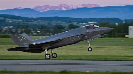 Lockheed Martin ha ricevuto 746,3 milioni di dollari per lavorare su un contratto per la fornitura di caccia F-35 Lightning II alla Svizzera.