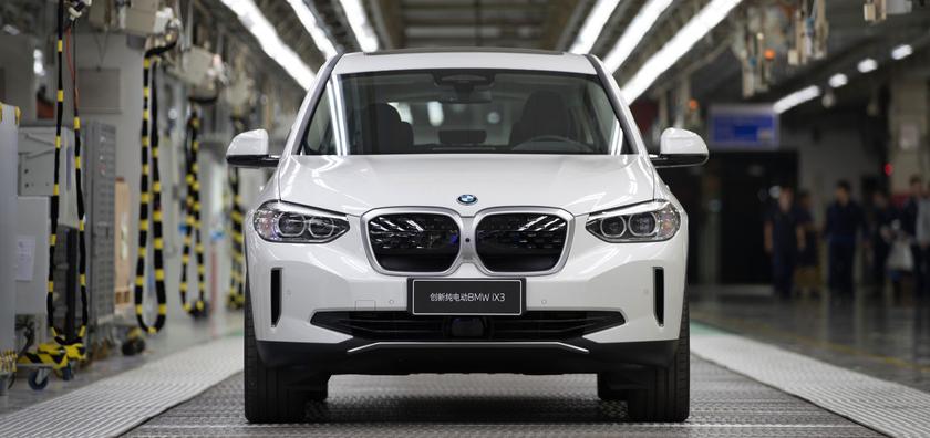 Кроссовер BMW iX3 поступил в производство: первый в мире автомобиль с электрической трансмиссией нового поколения