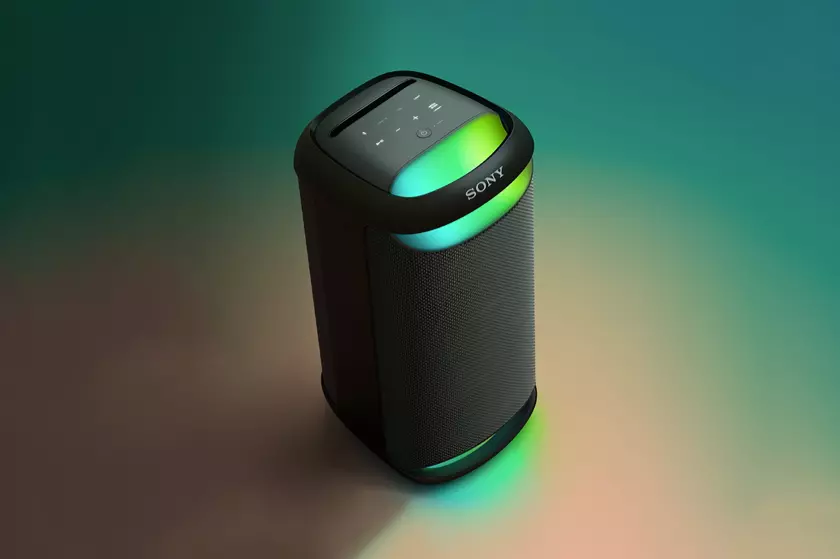 Sony SRS-XV500: портативная колонка для вечеринок с автономностью до 25 часов, защитой IPX4 и режимом караоке