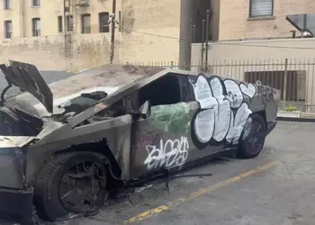 ФБР создало оперативную группу для расследования нападений на Tesla