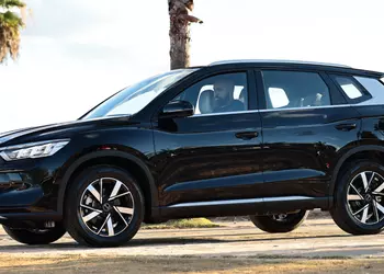 BYD представил свой первый гибрид, работающий на биоэтаноле