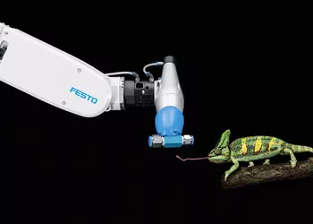 Роботизированный захват FlexShapeGripper по образцу языка хамелеона (видео)