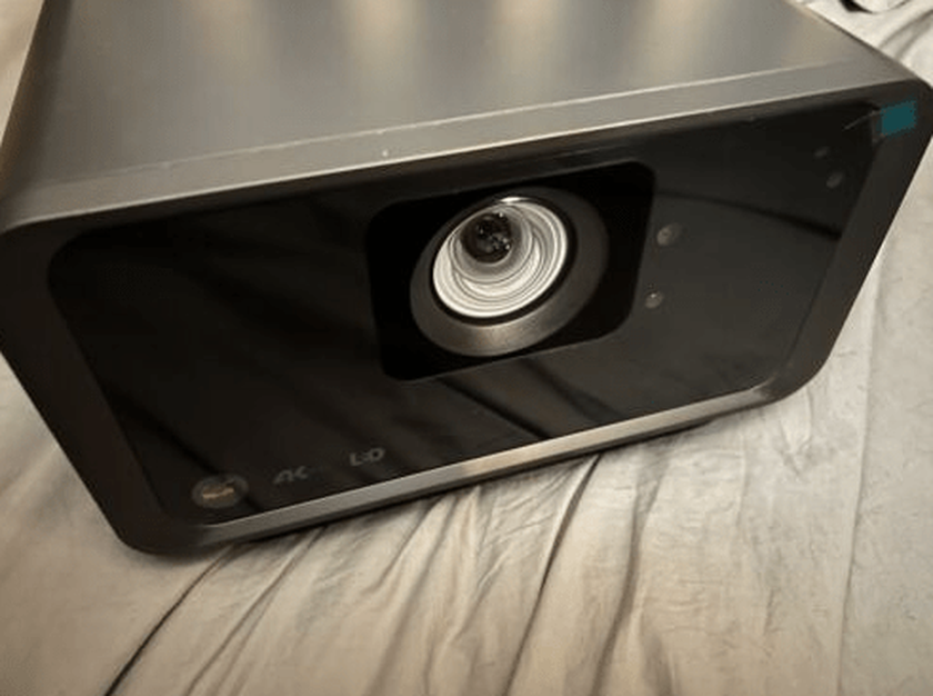 ViewSonic X10-4KE portable projector for apple tv