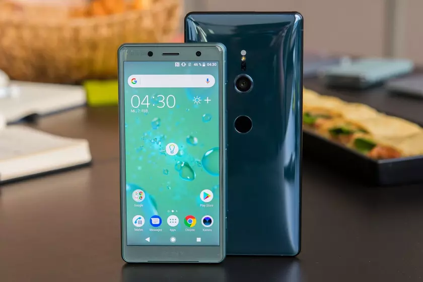 Sony подарит за предзаказ Xperia XZ2 и XZ2 Compact PS 4, беспроводные наушники или VR-шлем