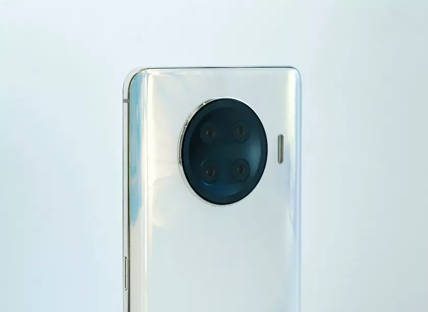 Каким будет флагманский смартфон Realme c чипом Snapdragon 888 на борту