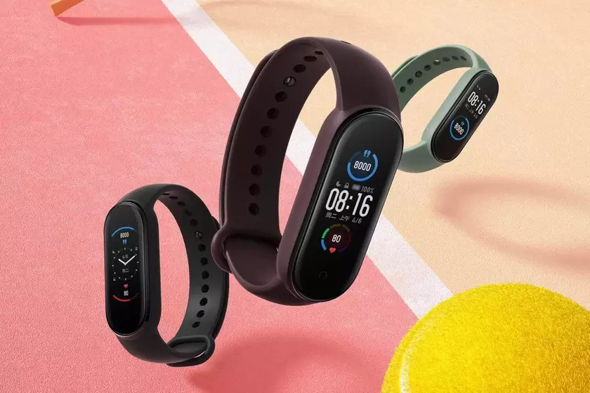 Huami готовит брата-близнеца Xiaomi Mi Band 5 — фитнес-браслет Amazfit Band 5