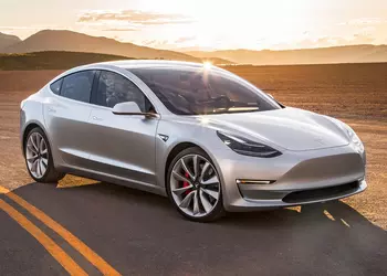 Tesla готовит рестайлинг Model 3: обновят «начинку», внешний вид, центральную консоль и рулевое колесо