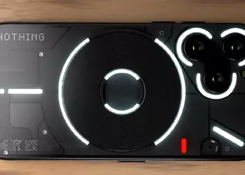 Nothing раскрыла чипсет флагманского Phone (3)