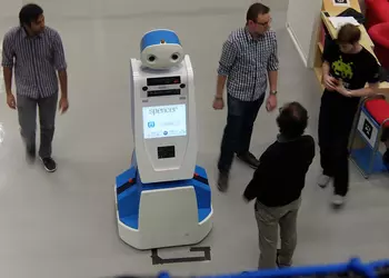 Робот Spencer не даст заблудиться в амстердамском аэропорту