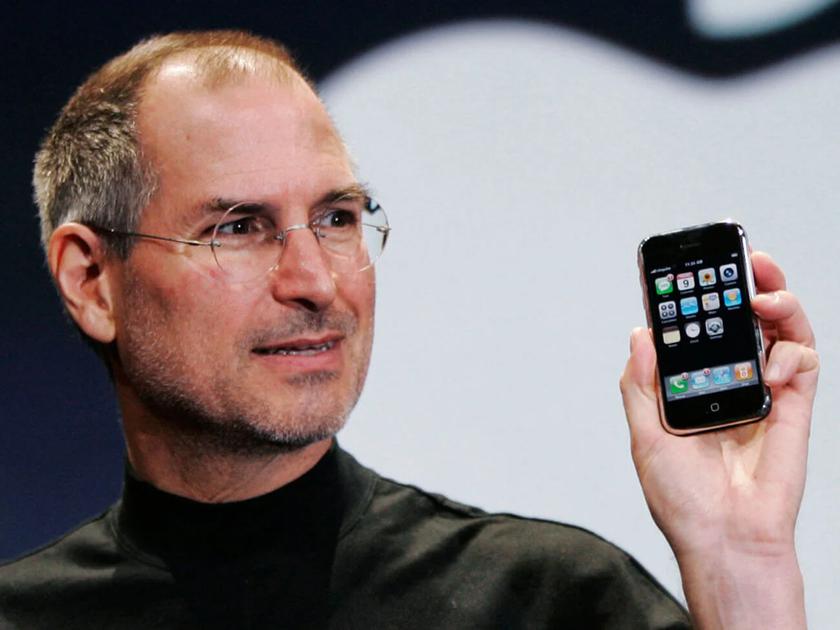 Esattamente 15 anni fa, Steve Jobs presentò il primo iPhone di Apple: ricordatevi di cosa si trattava