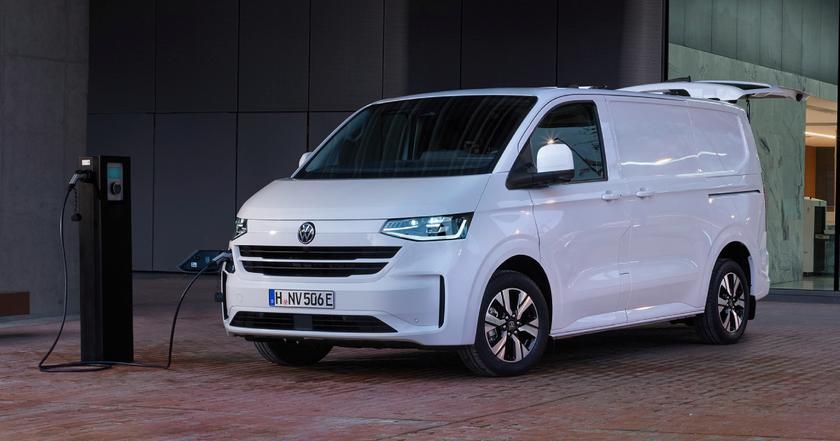 Volkswagen presenta el Transporter Kombi BEV: una nueva era para los vehículos comerciales eléctricos