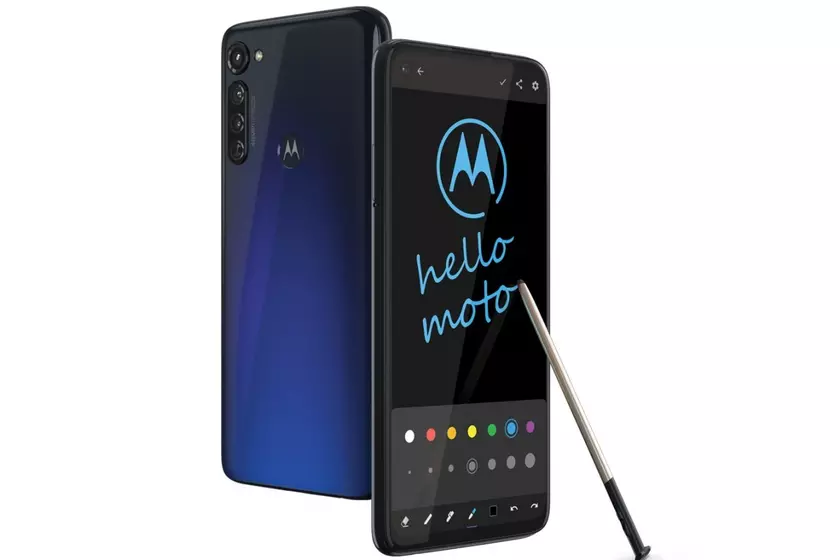 Первый пошел: Motorola начала обновлять свои смартфоны до Android 11