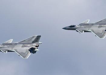 Китай улучшает истребитель пятого поколения J-20 Mighty Dragon для превосходства над американским F-22 Raptor