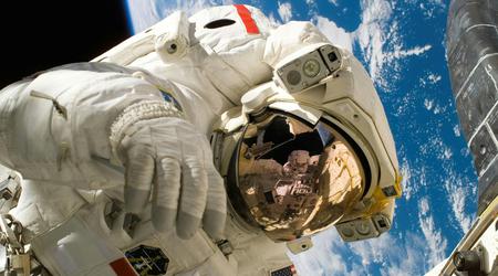 Bemanning-8 astronauten gaan in quarantaine voor lancering ruimtestation 