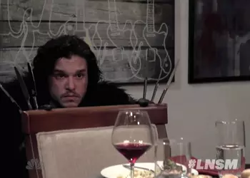 «Игра престолов» за ужином: Джон Сноу в гостях у ведущего шоу NBC (видео)