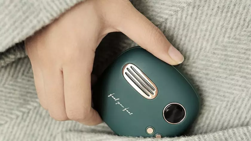 Xiaomi выпустила пауэрбанк в виде ретро-радио, который еще и согреет руки зимой