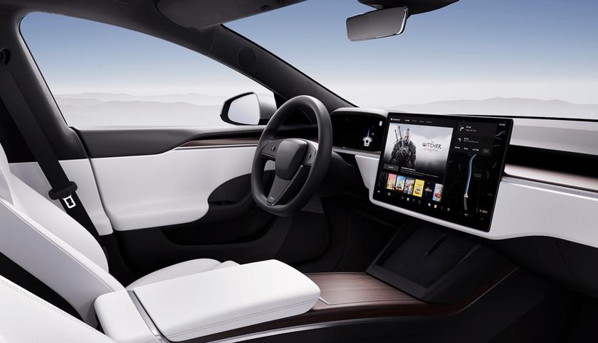 Tesla va ramener le volant rond à la place du volant à main sur les Model S et Model X moyennant un supplément de 700 $.