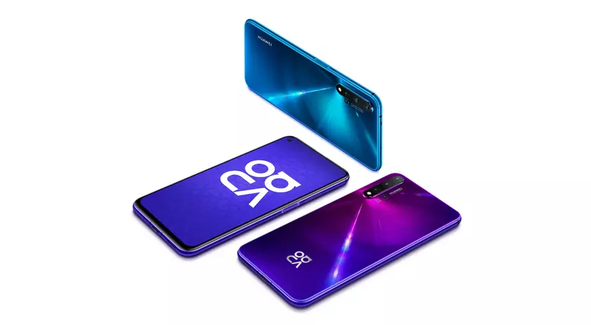 Huawei Nova 5T: прошлогодний флагман с чипом Kirin 980, квадро-камерой и сервисами Google по акционной цене