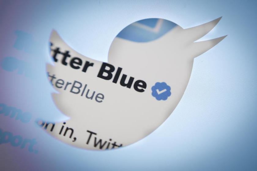 За месяц количество подписчиков в Twitter составило менее 300 000 пользователей