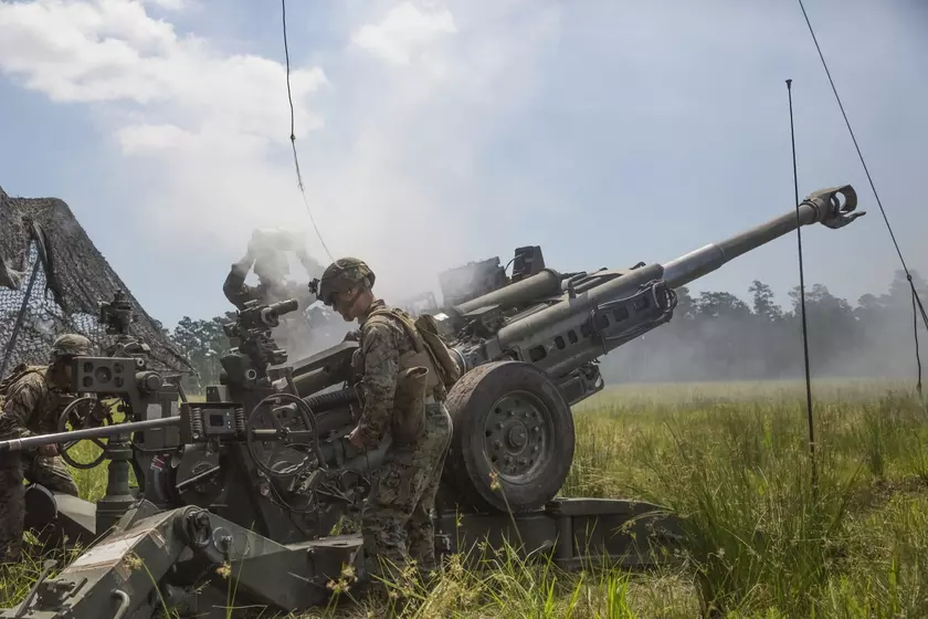 ВСУ уже используют на фронте высокоточные снаряды M982 Excalibur с гаубицами M777A2 (но это не точно)