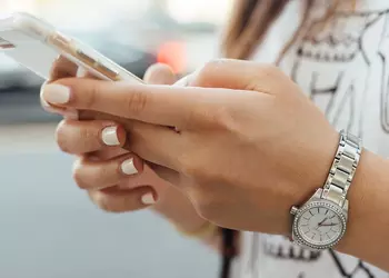 Приложения в соцсетях могут получить предупредительные надписи