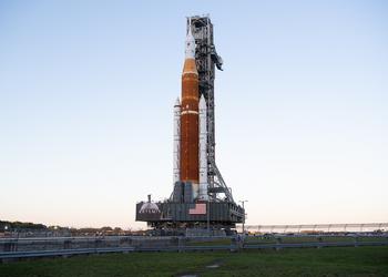 NASA визнає величезну вартість місячних ракет SLS - двигуни для SLS коштують у десятки разів дорожче, ніж для ракет SpaceX