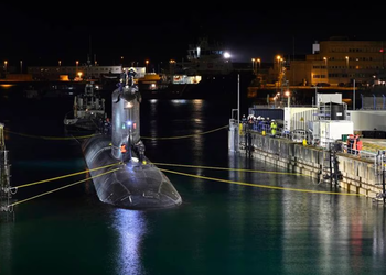 Francja rozpoczyna końcowe testy SSN Duguay-Trouin, okrętu podwodnego nowej generacji o napędzie atomowym, zdolnego do przenoszenia pocisków Exocet SM39 i torped FM21.