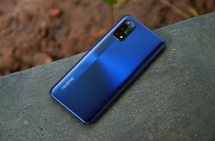 Realme 7i с экраном на 90 Гц, чипом Snapdragon 662 и батареей на 5000 мАч представят 17 сентября