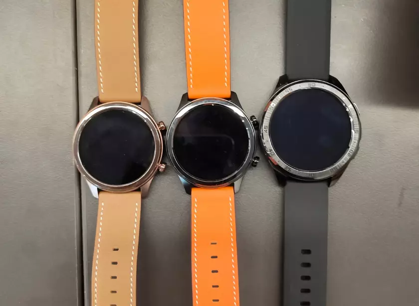 Vivo Watch на «живом» фото: круглый дисплей, кожаные ремешки разных цветов и два размера