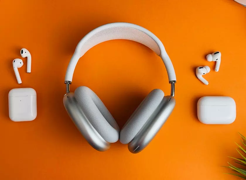 Наушники AirPods и AirPods Max тоже перейдут на USB-C, но в следующем году