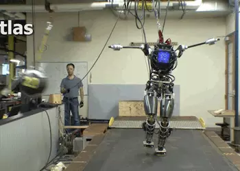 DARPA показала почти 2-метрового робота-гуманоида Atlas с недурным «вестибулярным аппаратом»