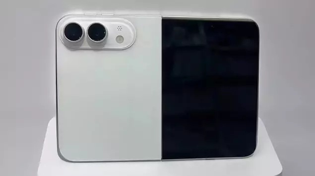 Apple's foldable iPhone Ultra leaks in ...
